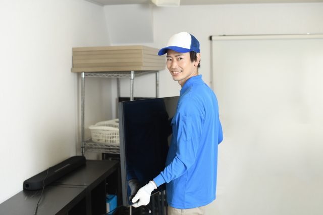買取り成立後は家電や家具の搬出も丁寧でスピーディー。静岡市駿河区、葵区、清水区、焼津市、藤枝市。